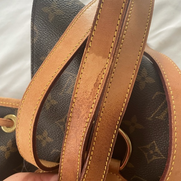 Louis Vuitton Montsouris MM - Picture 5 of 11